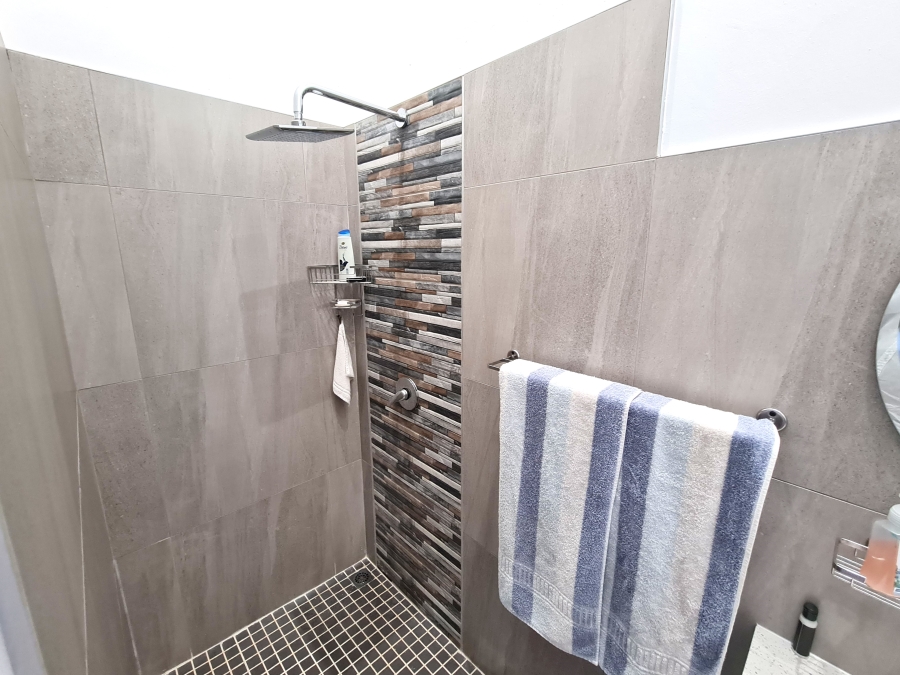 4 Bedroom Property for Sale in Noorsekloof Eastern Cape